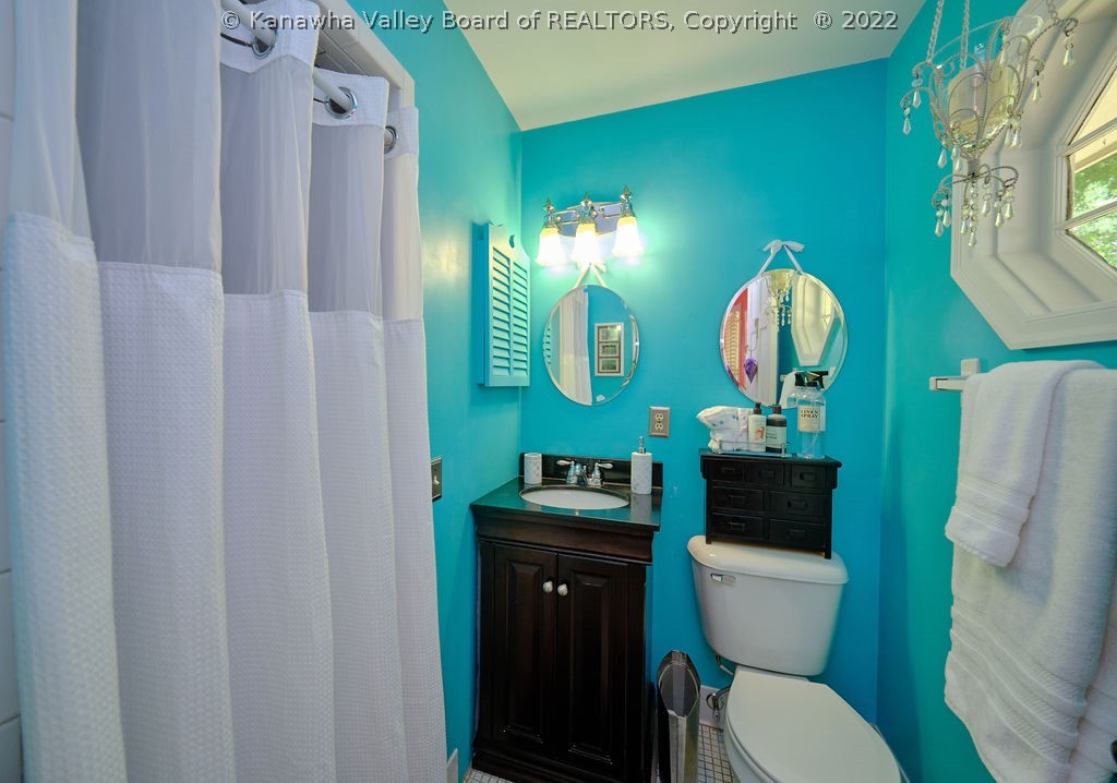 1401 Mt Vernon Road Charleston, WV 25314 - Photo 24 of 34 Master bath