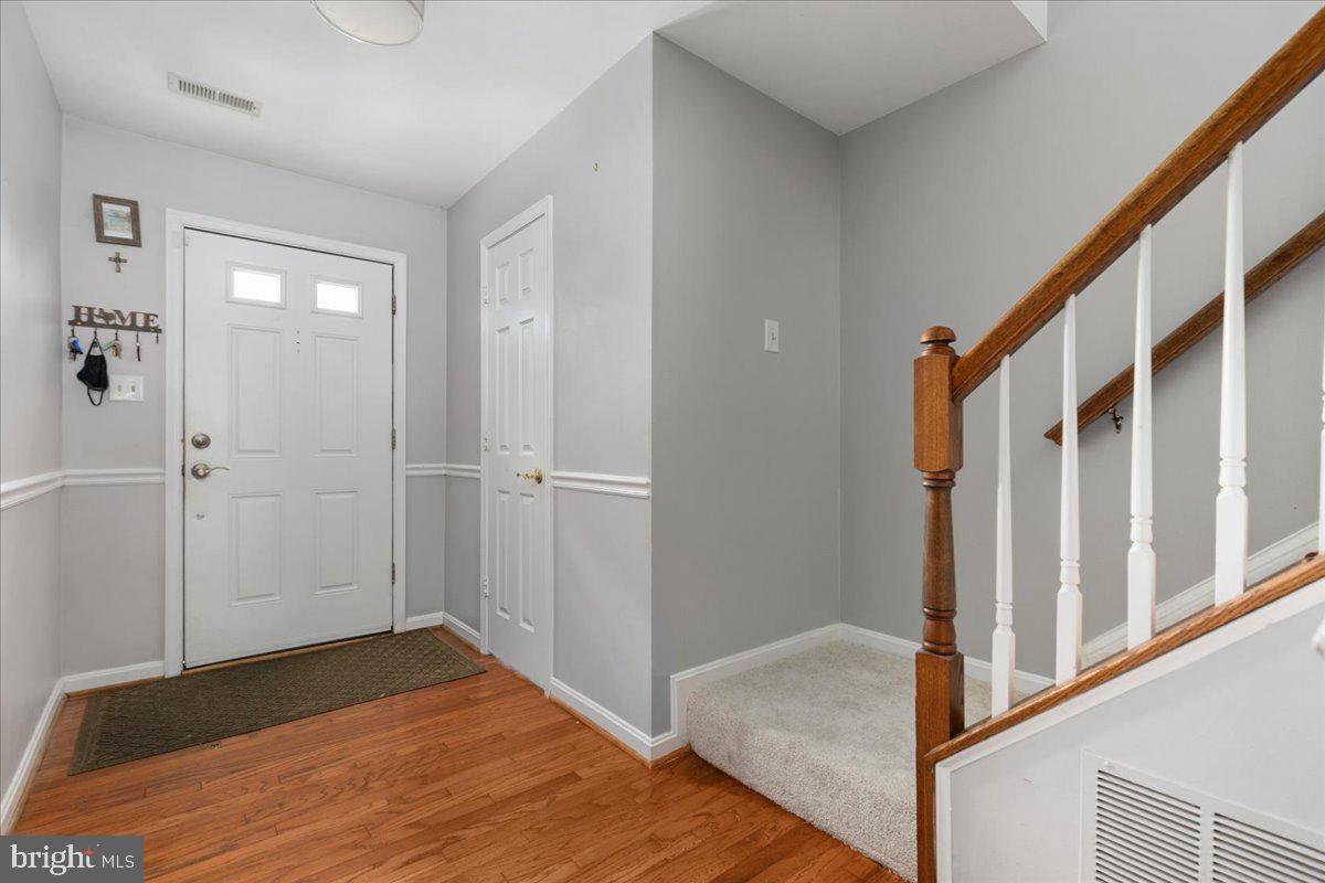 8448 Tackhouse Loop Gainesville, VA 20155 - Photo 3 of 39