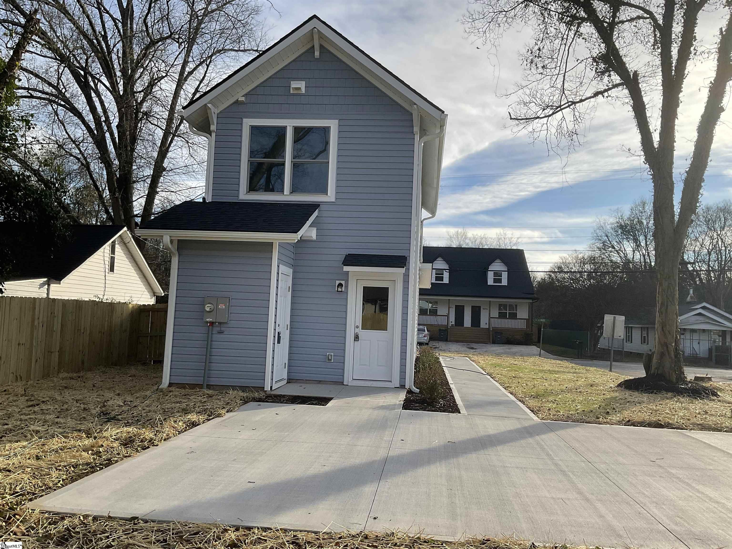 1306 West Bramlett Road Greenville, SC 29611 - Photo 3 of 9