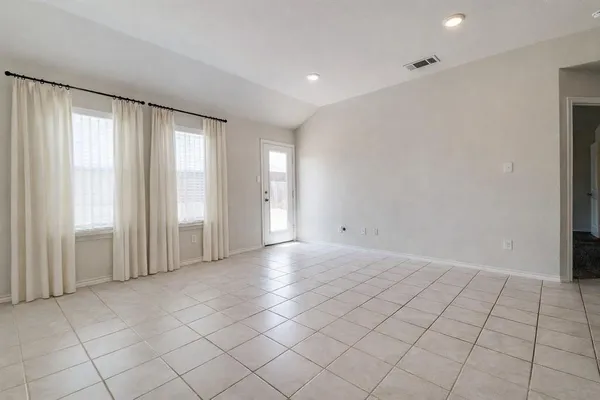 $2,850 | 914 Decker Drive, Fate, TX 75189