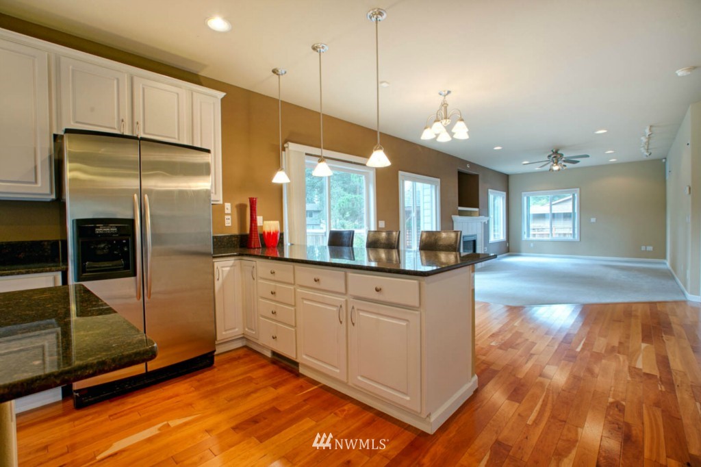 14907 Southeast 138th Place Renton, WA 98059 - Photo 7 of 15 Gallery Image 7