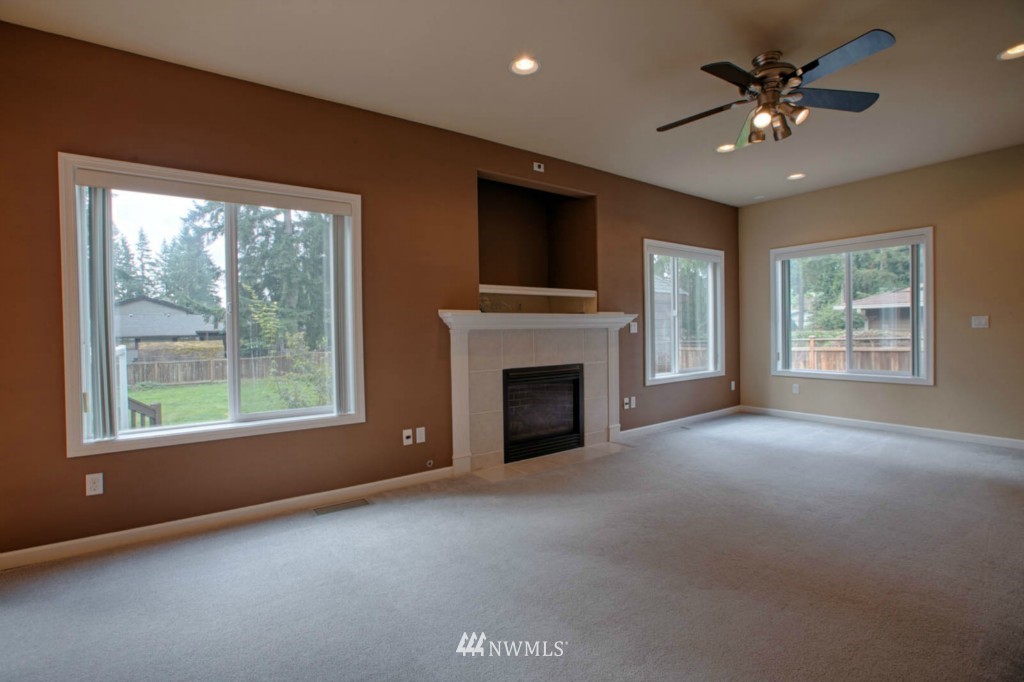 14907 Southeast 138th Place Renton, WA 98059 - Photo 9 of 15 Gallery Image 9