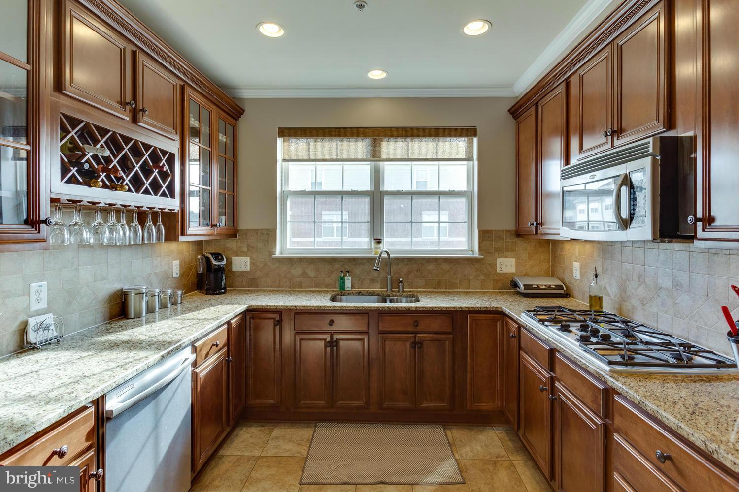 12430 Liberty Bridge Road, Unit B Fairfax, VA 22033 - Photo 12 of 30 Kitchen w/gas range, granite counters,