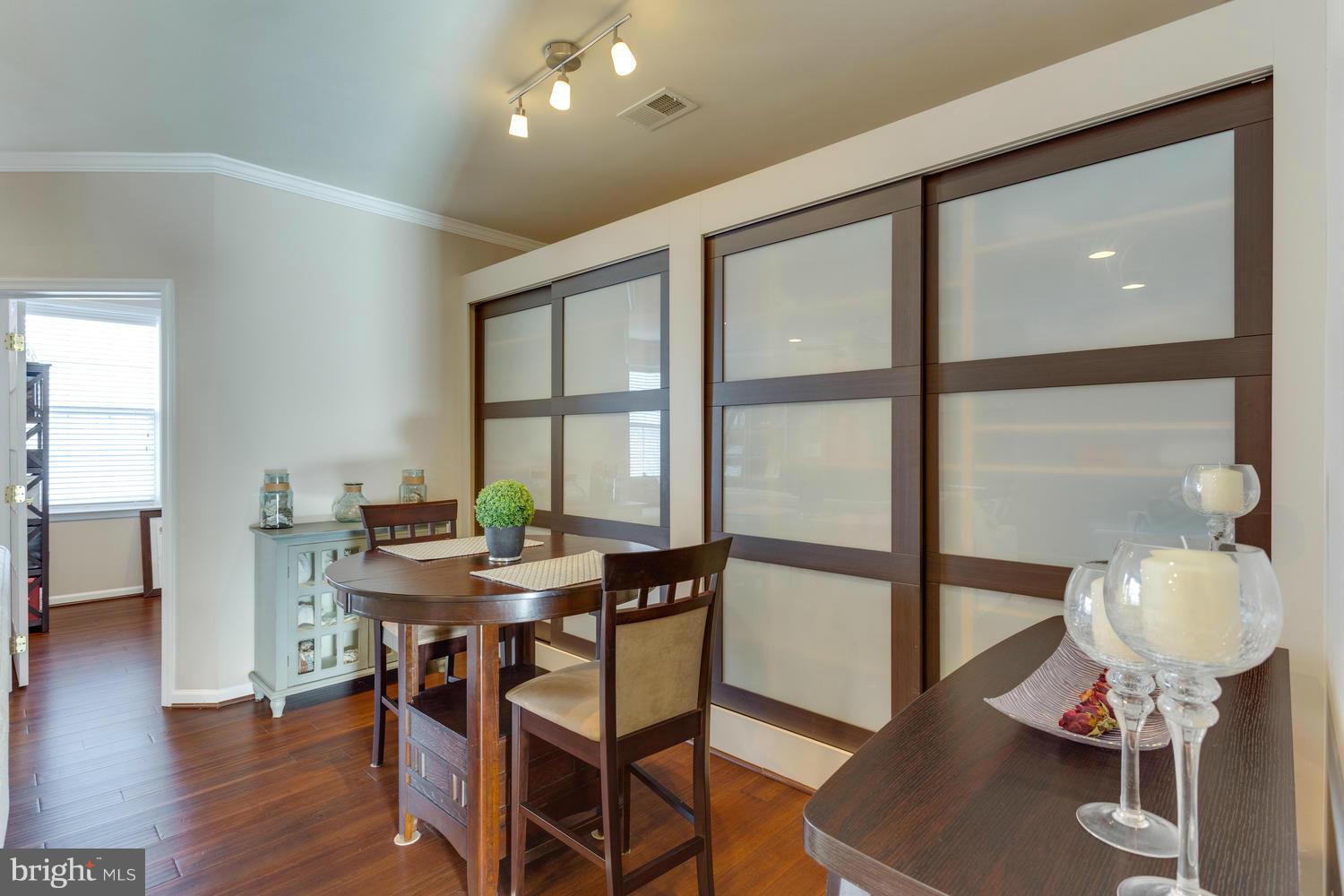12430 Liberty Bridge Road, Unit B Fairfax, VA 22033 - Photo 7 of 30 Living Room