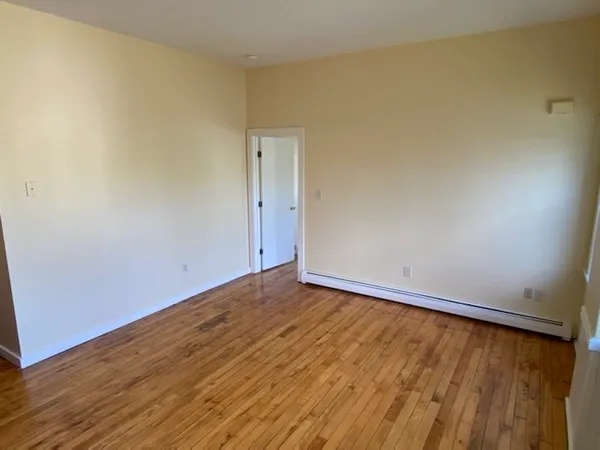 $2,400 | 79 Hawley Street, Unit C, Northampton, MA 01060