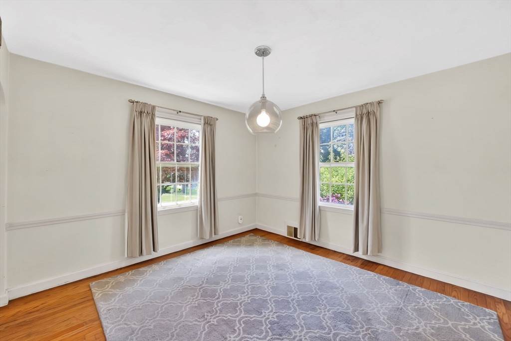 121 Benz Street Springfield, MA 01118 - Photo 15 of 40