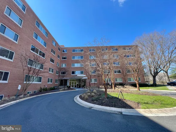 $435,000 | 5100 Dorset Avenue, Unit 314, Chevy Chase, MD 20815