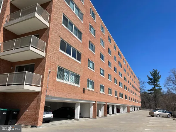 $435,000 | 5100 Dorset Avenue, Unit 314, Chevy Chase, MD 20815