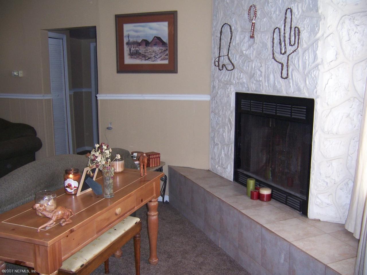 10345 Dobell Road Jacksonville, FL 32246 - Photo 4 of 13 Fireplace