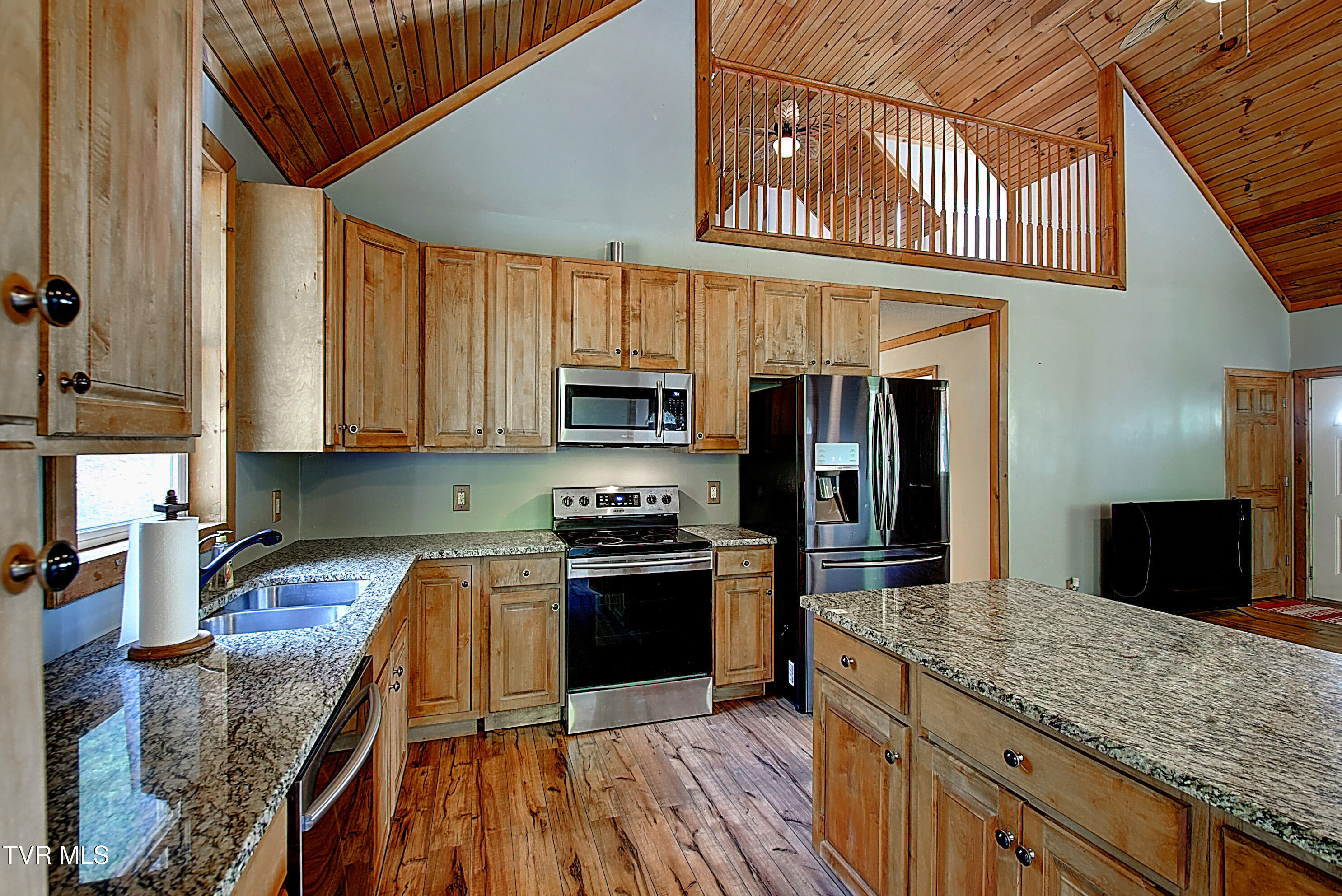 231 Kaitlin Road Hampton, TN 37658 - Photo 15 of 44 16