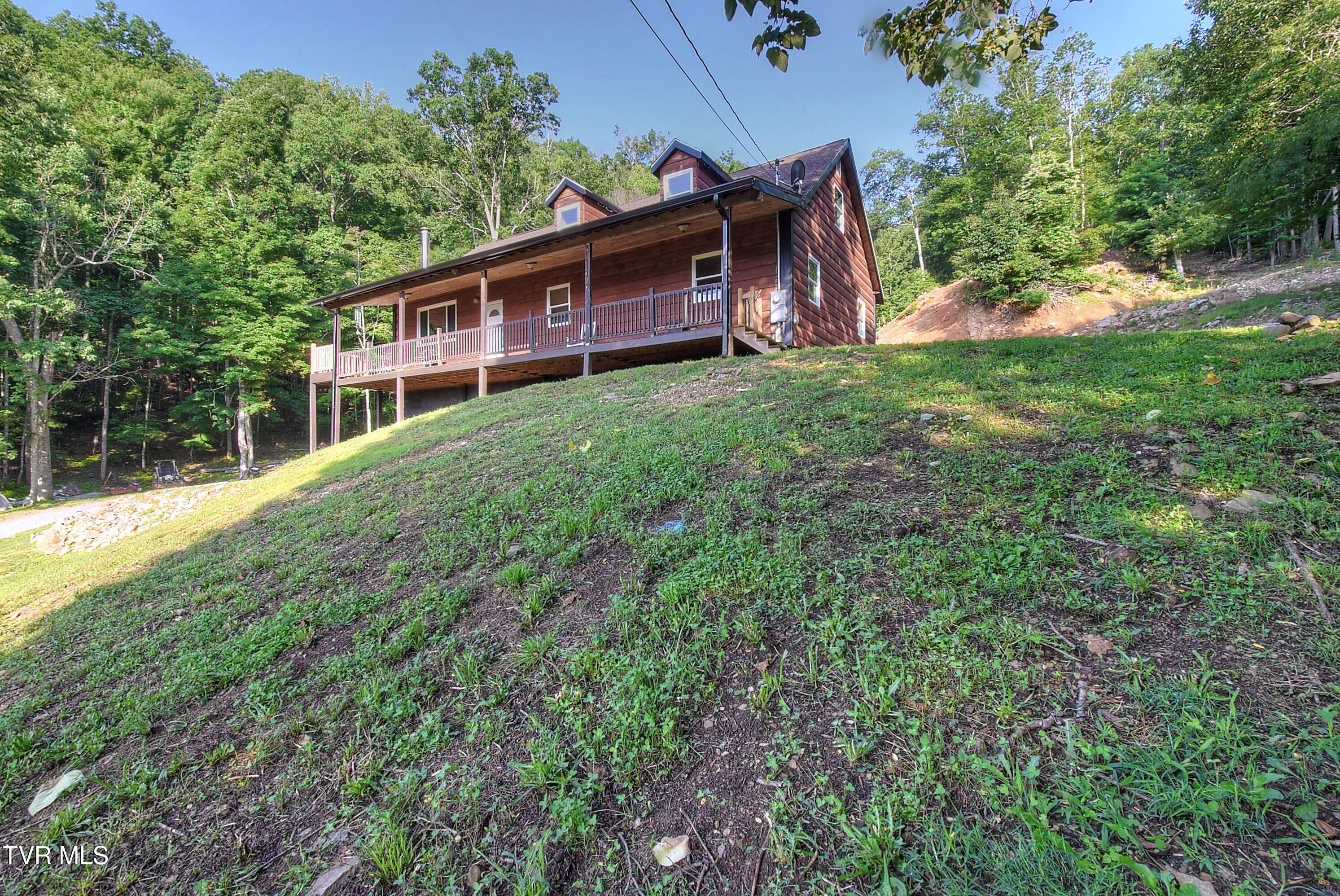 231 Kaitlin Road Hampton, TN 37658 - Photo 3 of 44 3