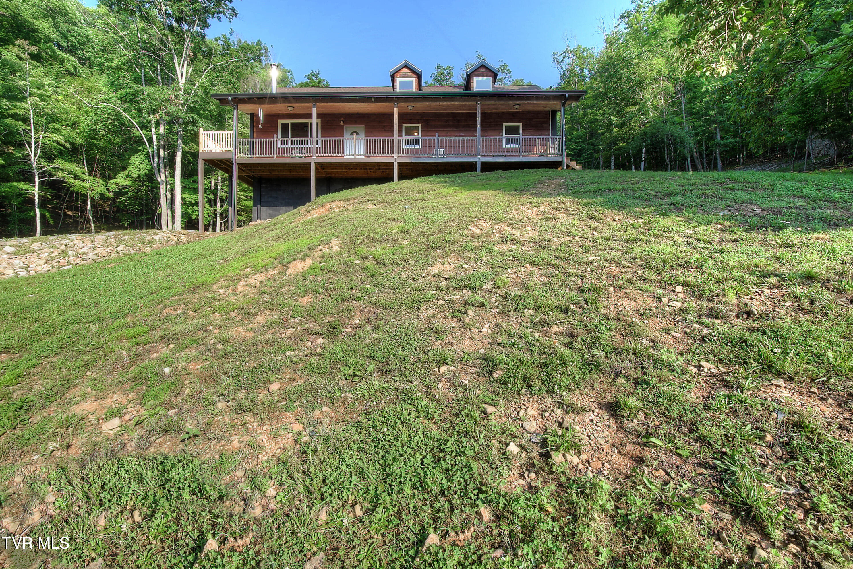 231 Kaitlin Road Hampton, TN 37658 - Photo 4 of 44 4
