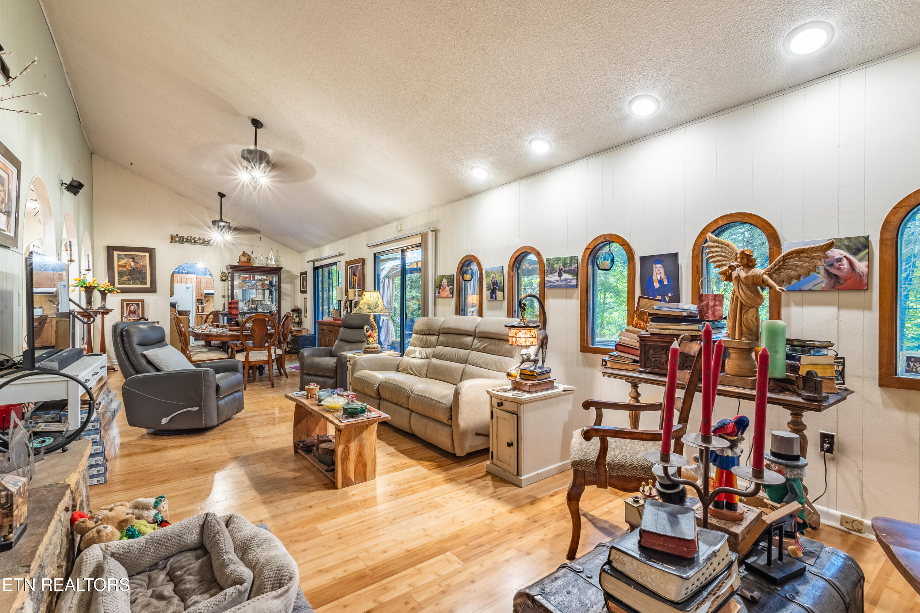 1633 Cardinal Drive Gatlinburg, TN 37738 - Photo 5 of 26 5