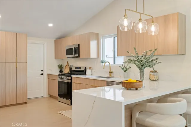 $729,999 | 18640 Kimbrough Street, Canyon Country, CA 91351