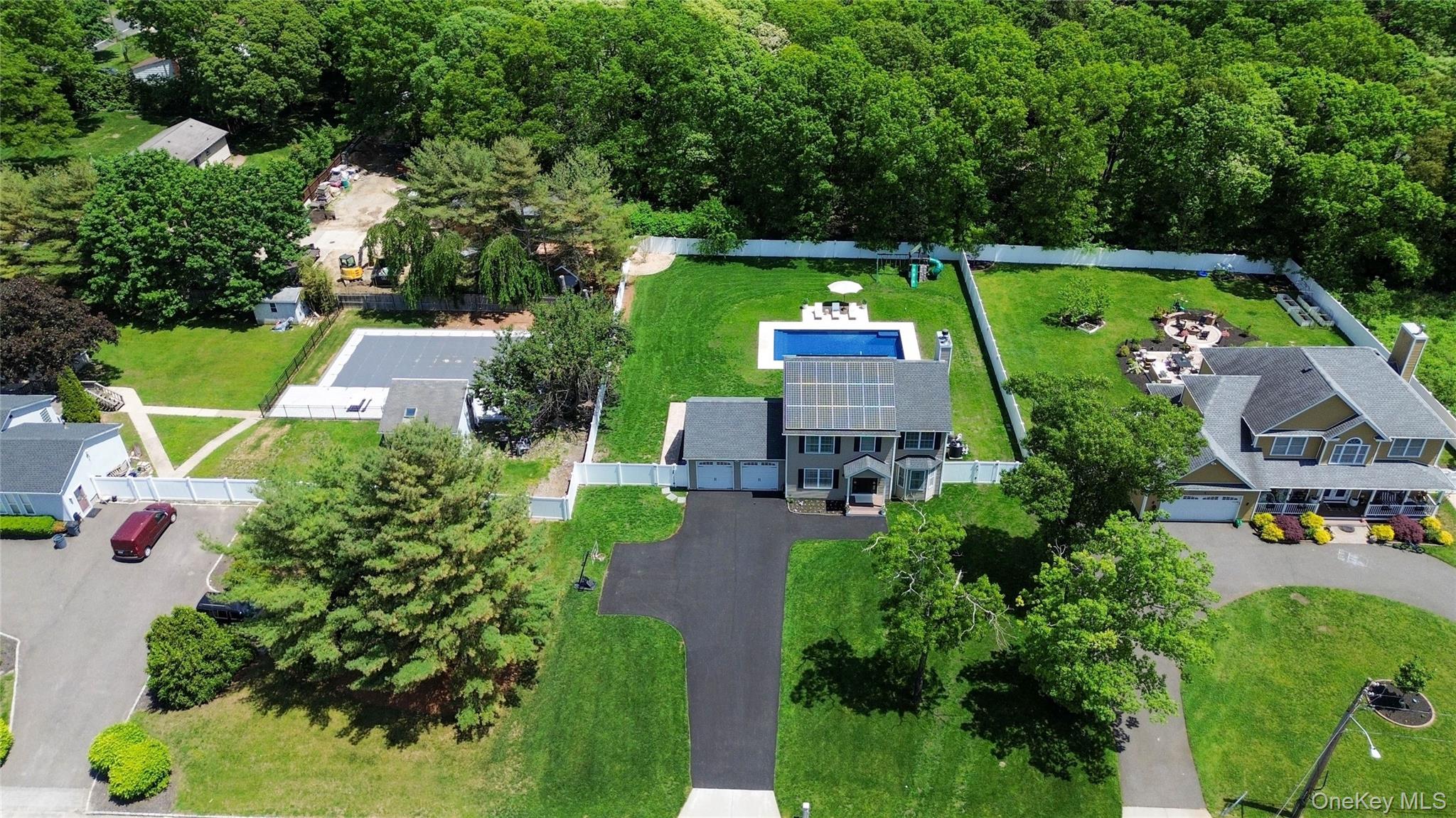 587 Blue Point Road Holtsville, NY 11742 - Photo 33 of 38