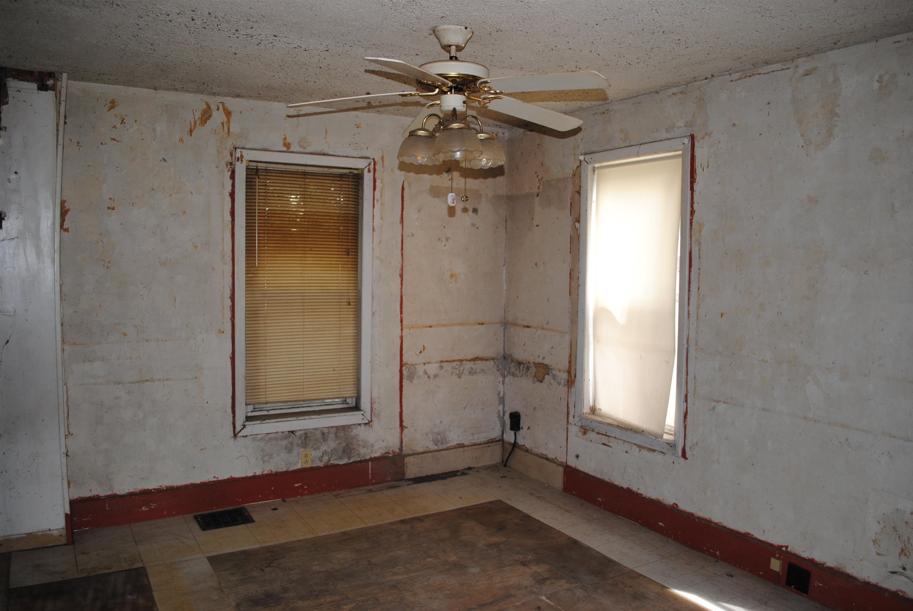 19 Pine Street Rochester, NH 03867 - Photo 3 of 13