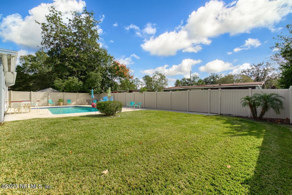 6712 E Road Jacksonville, FL 32216 - Photo 33 of 40 a view of a backyard