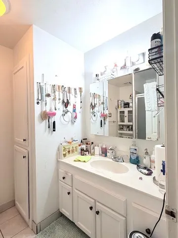 $875,000 | 284 West Lexington Avenue, Fresno, CA 93711