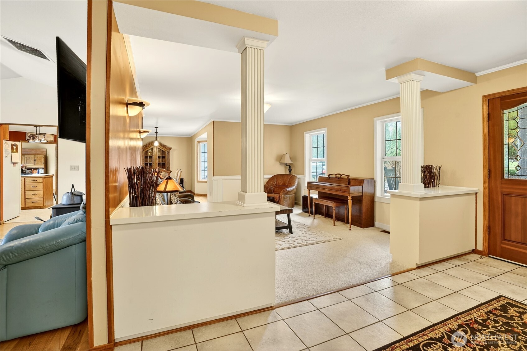 20070 Park Ridge Lane Sedro-Woolley, WA 98284 - Photo 19 of 40 a view of living room with furniture and flat screen tv