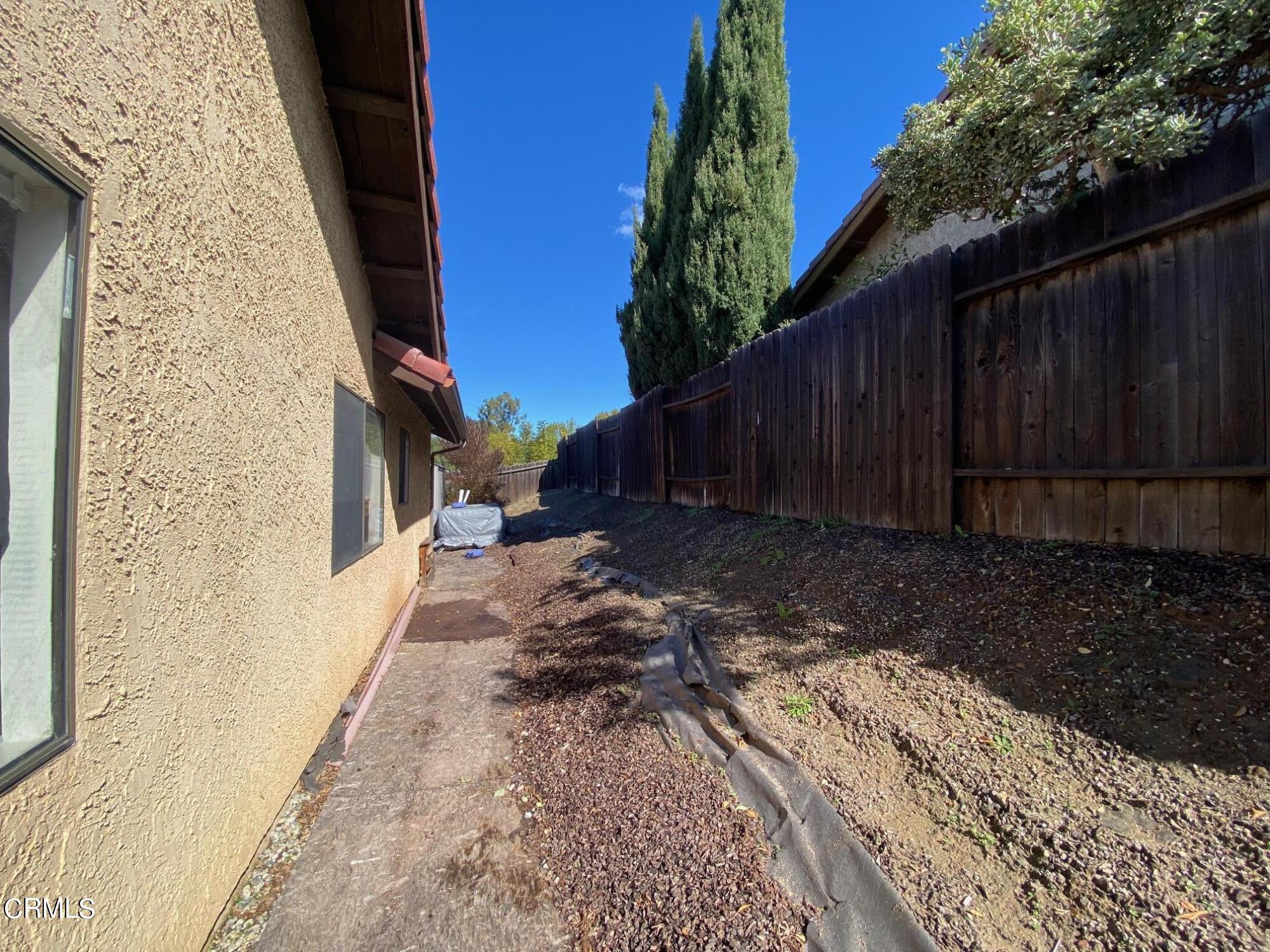13657 Gunsmoke Road Moorpark, CA 93021 - Photo 22 of 26 a view of a backyard