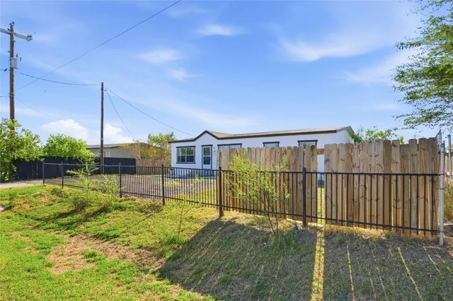 $285,000 | 848 Railyard Drive, Kyle, TX 78640