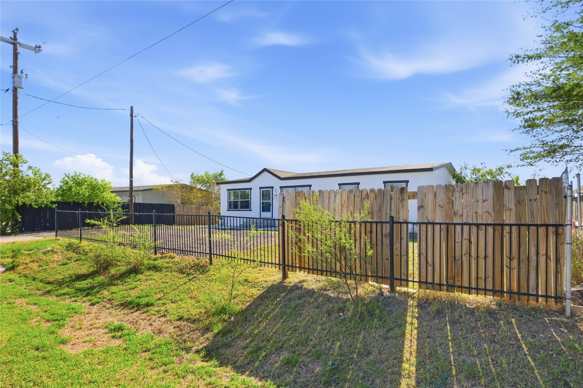 848 Railyard Drive Kyle, TX 78640 - Photo 5 of 28