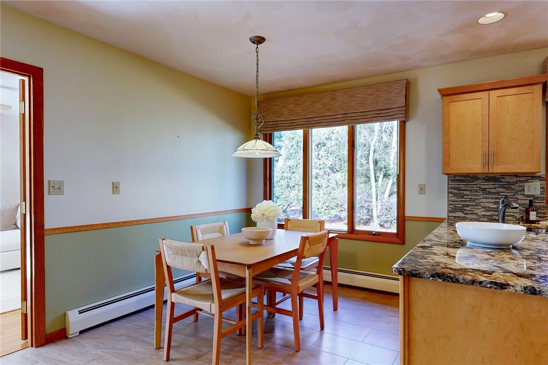 40 Phenix Ridge Drive Cranston, RI 02921 - Photo 16 of 48