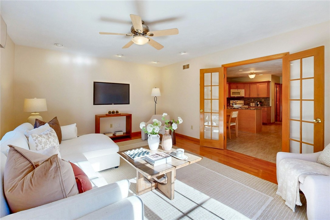 40 Phenix Ridge Drive Cranston, RI 02921 - Photo 20 of 48