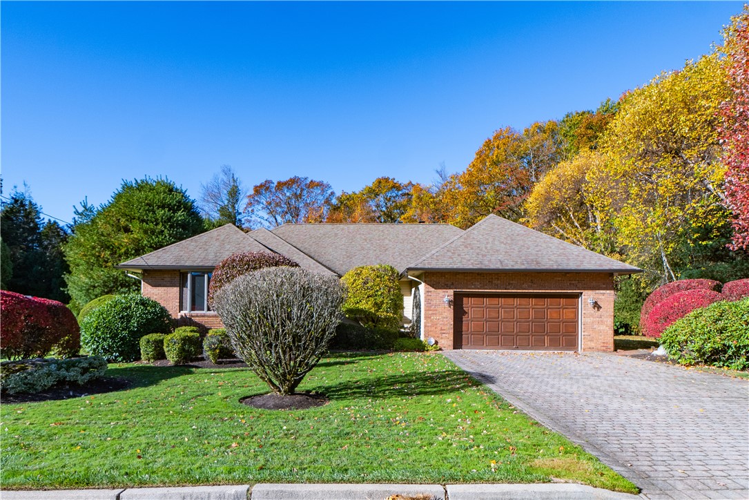 40 Phenix Ridge Drive Cranston, RI 02921 - Photo 2 of 48