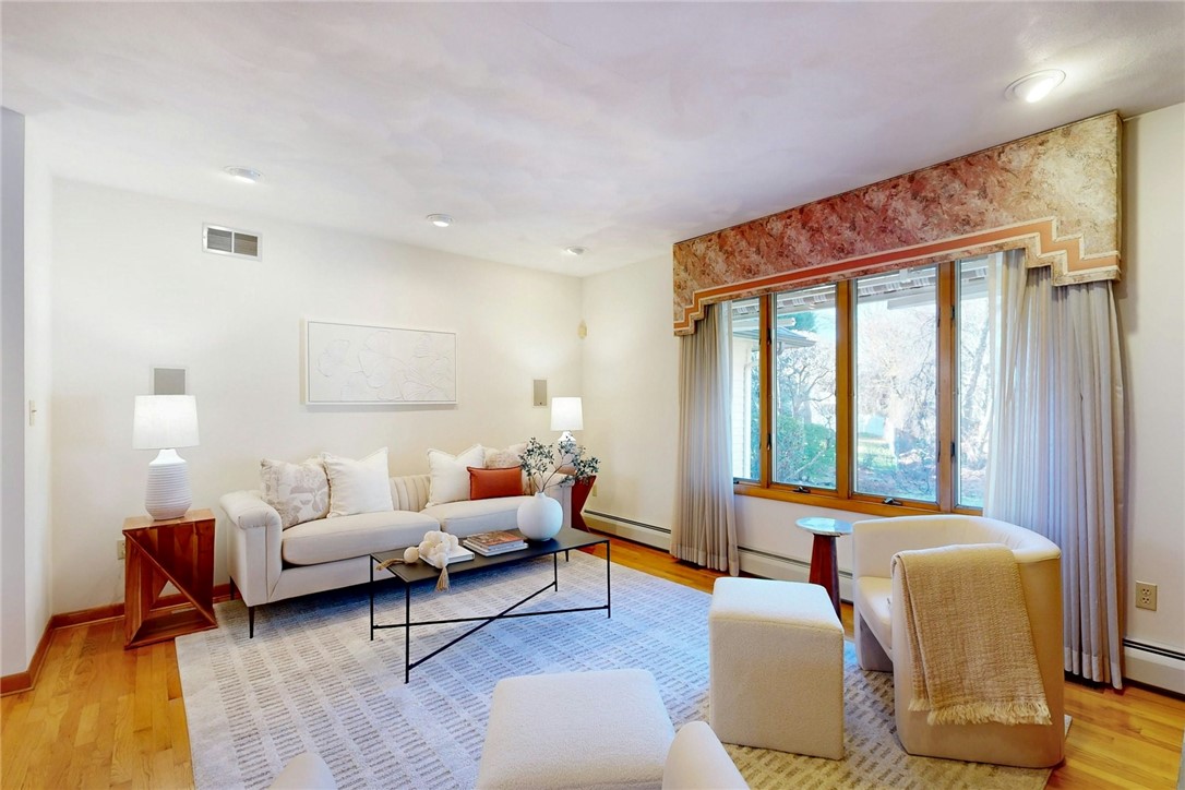 40 Phenix Ridge Drive Cranston, RI 02921 - Photo 5 of 48