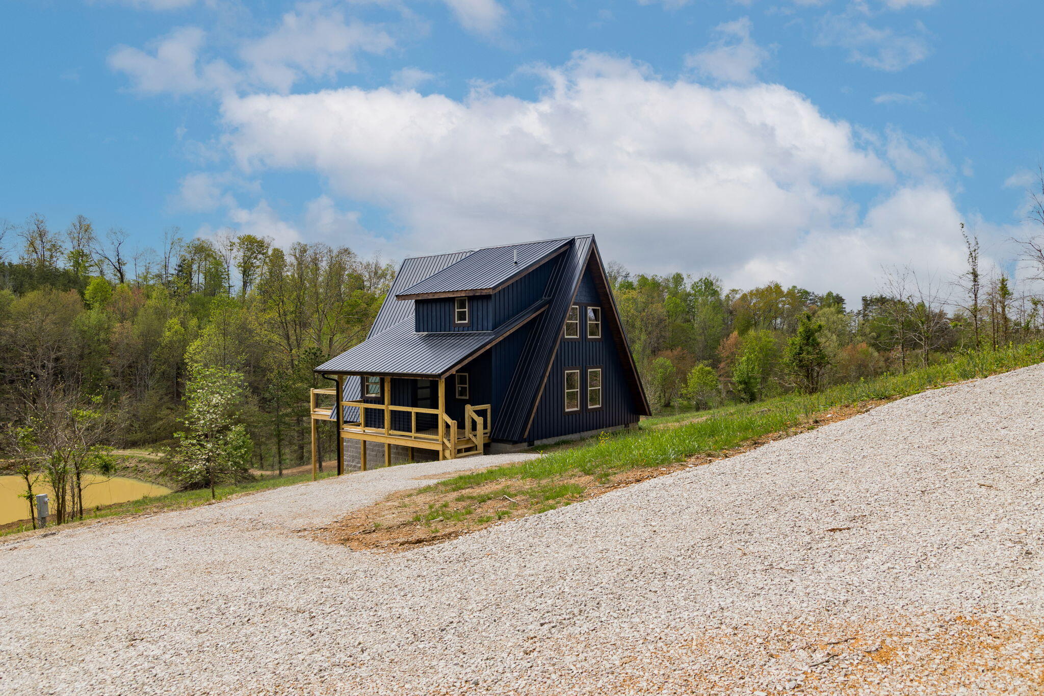 210 Hawks Point Road Beattyville, KY 41311 - Photo 6 of 34 6-web-or-mls-FO7A1314