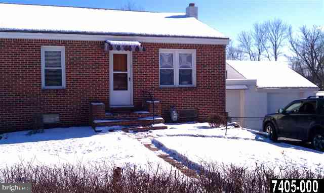 2507 Oakland Road Dover, PA 17315 - Photo 2 of 17 Gallery Image 2