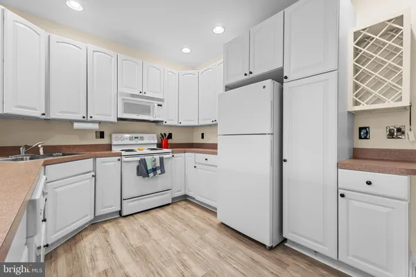 $335,000 | 34297 Summerlyn Drive, Unit 502, Lewes, DE 19958