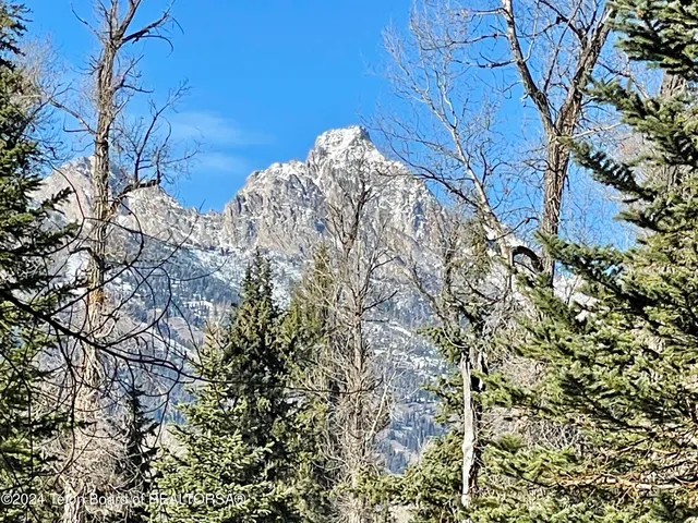 $3,400,000 | 250 East Phelps Canyon Road, Jackson, WY 83001