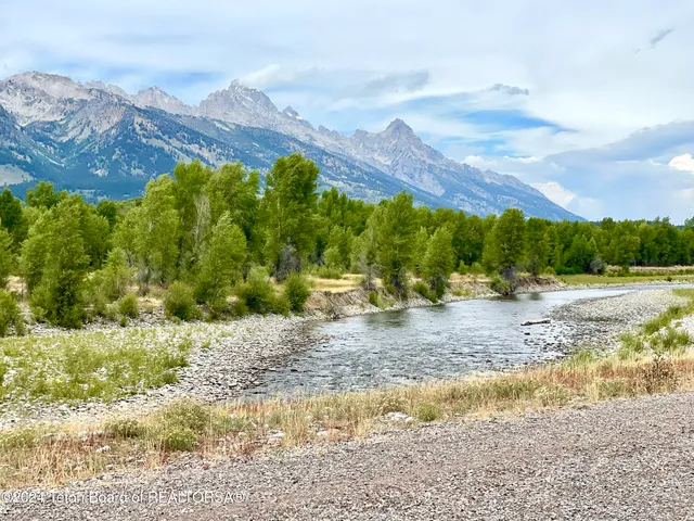 $3,400,000 | 250 East Phelps Canyon Road, Jackson, WY 83001