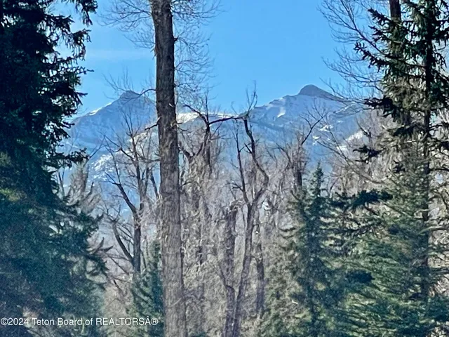 $3,400,000 | 250 East Phelps Canyon Road, Jackson, WY 83001
