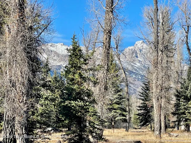 $3,400,000 | 250 East Phelps Canyon Road, Jackson, WY 83001