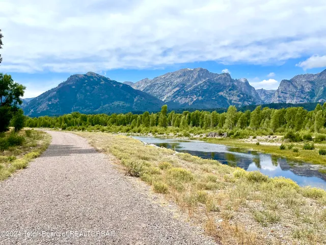 $3,400,000 | 250 East Phelps Canyon Road, Jackson, WY 83001