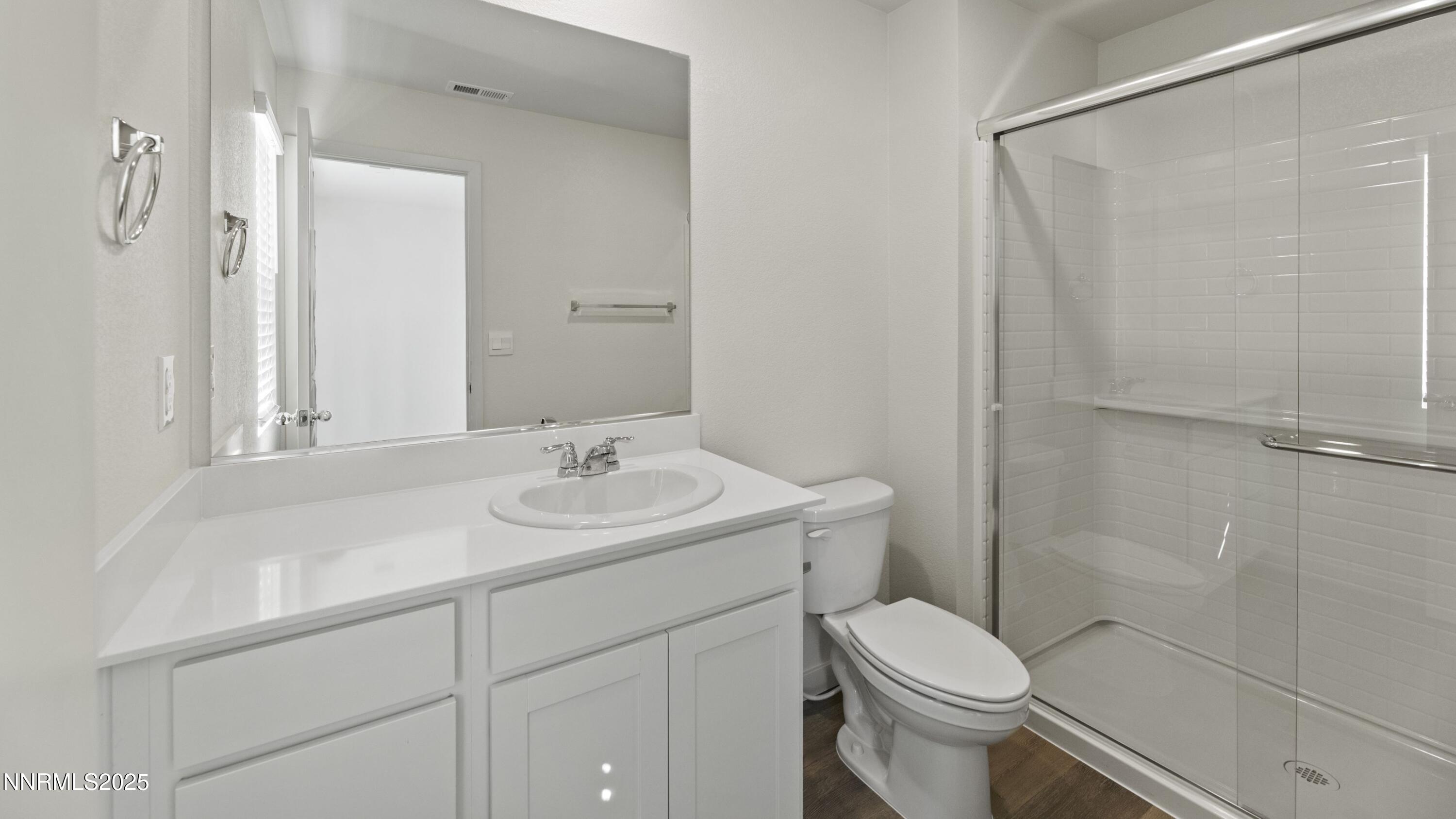 8406 Redwood Dawn Drive Reno, NV 89506 - Photo 19 of 26 Primary Bathroom