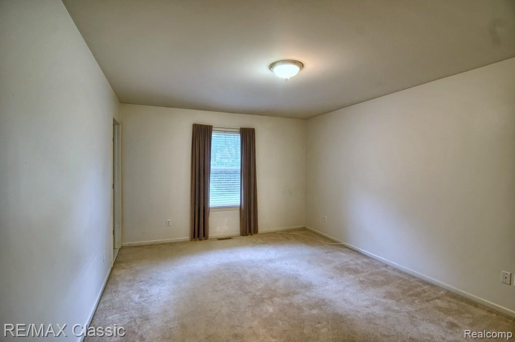 19778 Merriman Road Livonia, MI 48152 - Photo 13 of 27 Master_Bedroom_2nd_View.jpg