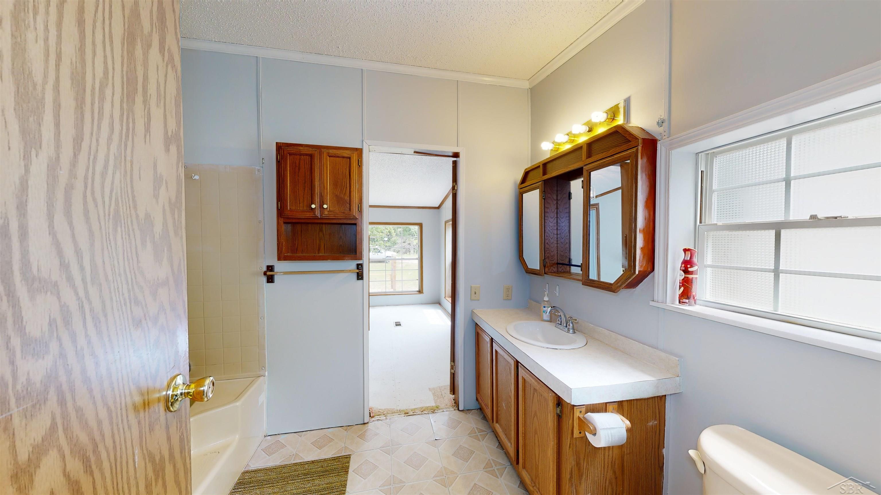 6188 Oak Road Vassar, MI 48768 - Photo 18 of 20 50112160-17.JPG
