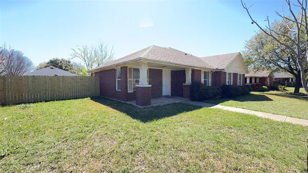 $2,300 | 7632 Livvie Meador Lane, Dallas, TX 75227