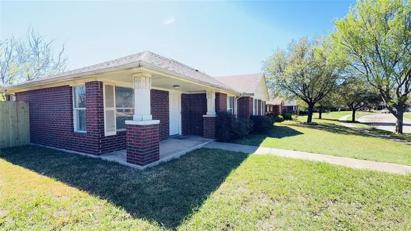 $2,300 | 7632 Livvie Meador Lane, Dallas, TX 75227