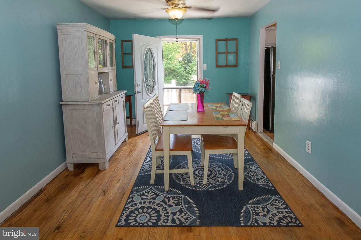 15 Laurel Road Southampton, PA 18966 - Photo 18 of 90 Dining room