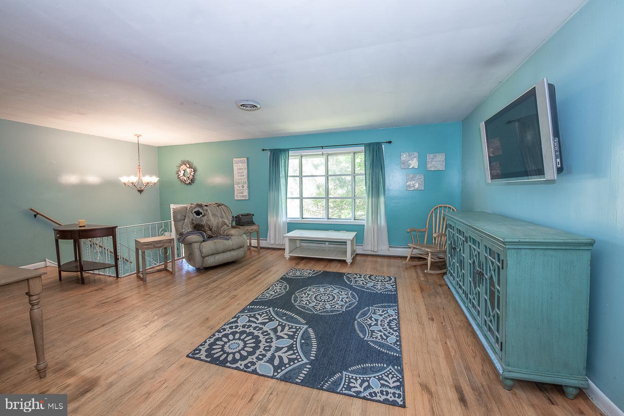 15 Laurel Road Southampton, PA 18966 - Photo 22 of 90 Living area