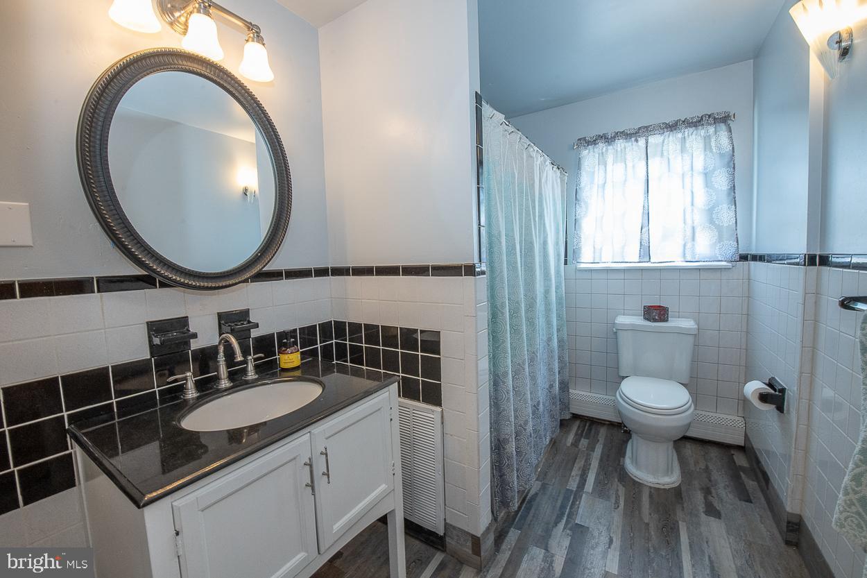 15 Laurel Road Southampton, PA 18966 - Photo 43 of 90 Master bathroom