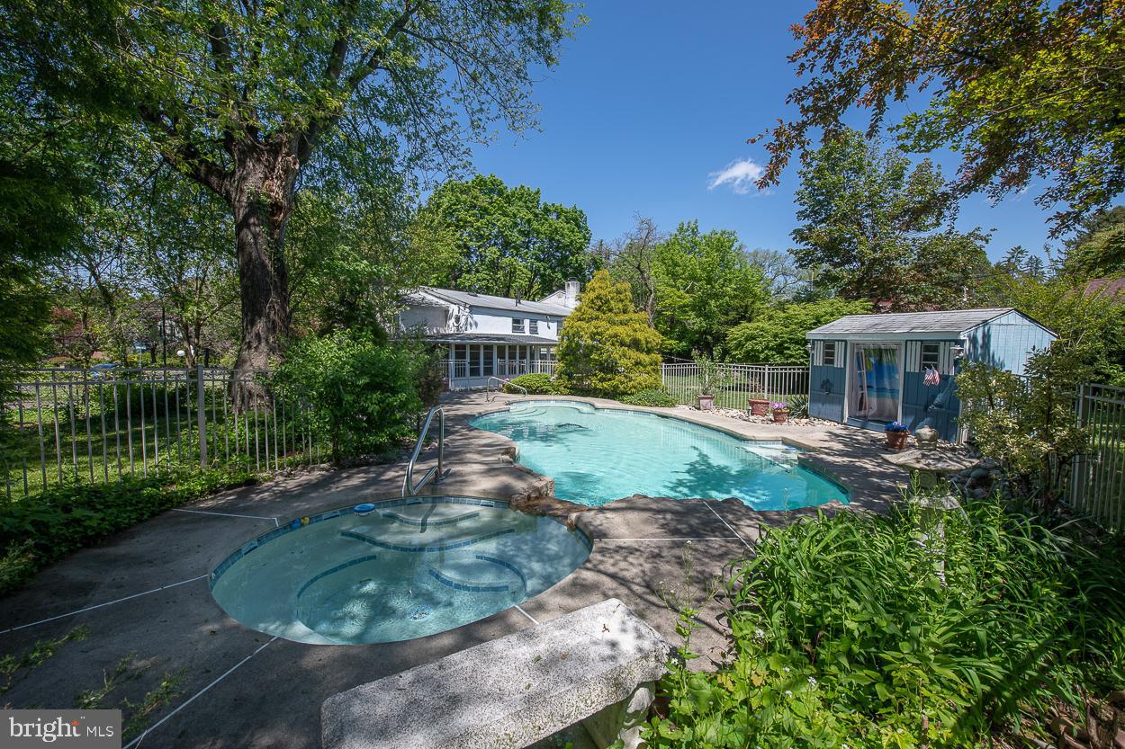 15 Laurel Road Southampton, PA 18966 - Photo 81 of 90 In ground pool