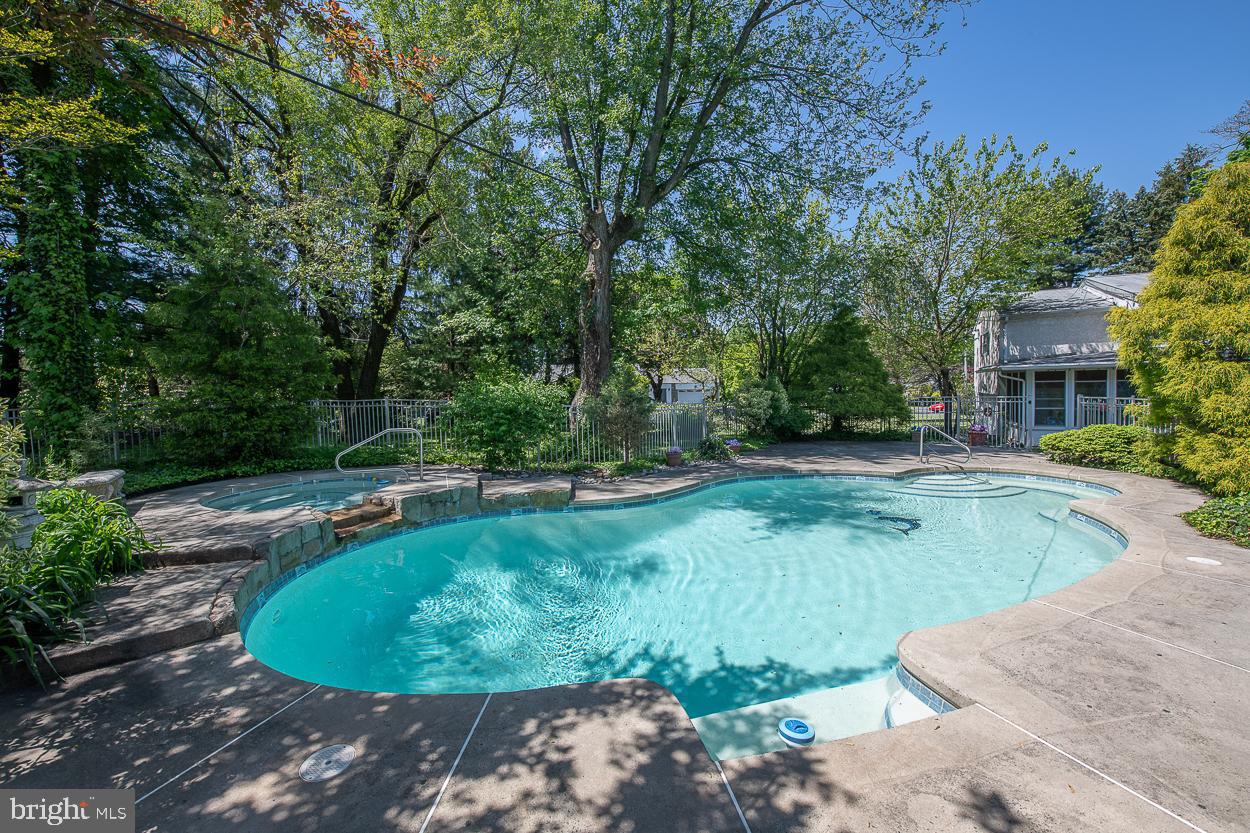 15 Laurel Road Southampton, PA 18966 - Photo 82 of 90 In ground pool