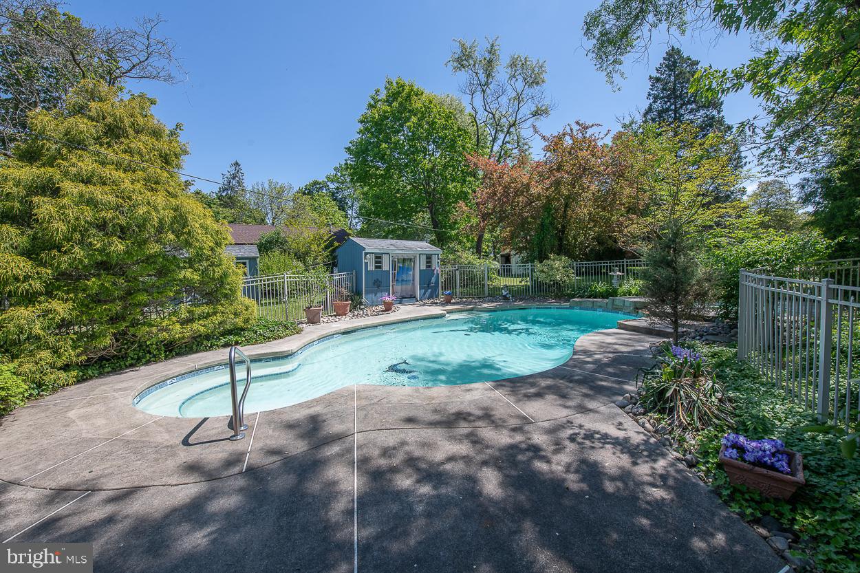 15 Laurel Road Southampton, PA 18966 - Photo 84 of 90 In ground pool