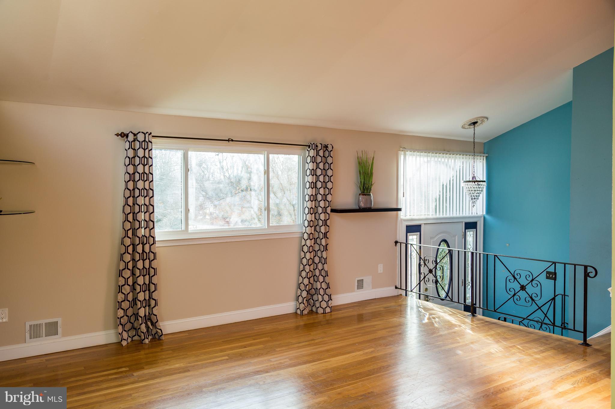 8134 Springfield Village Drive Springfield, VA 22152 - Photo 6 of 25 Interior (General)